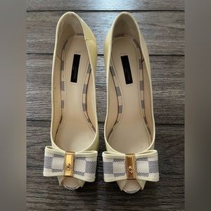 Louis Vuitton Damier Azur Valentine Pumps 39